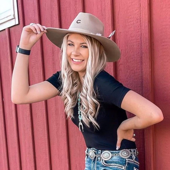 Meet your Posher, Kaylee - Picture 1 of 1